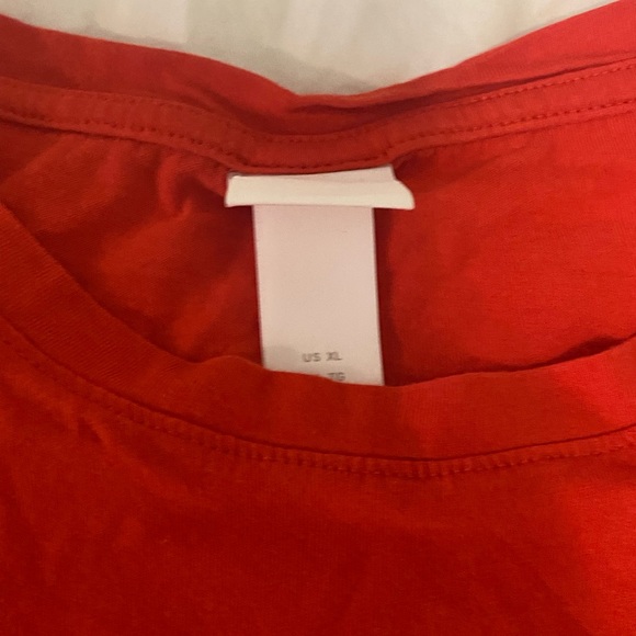 Cute summer H&M t shirt. - Picture 3 of 3